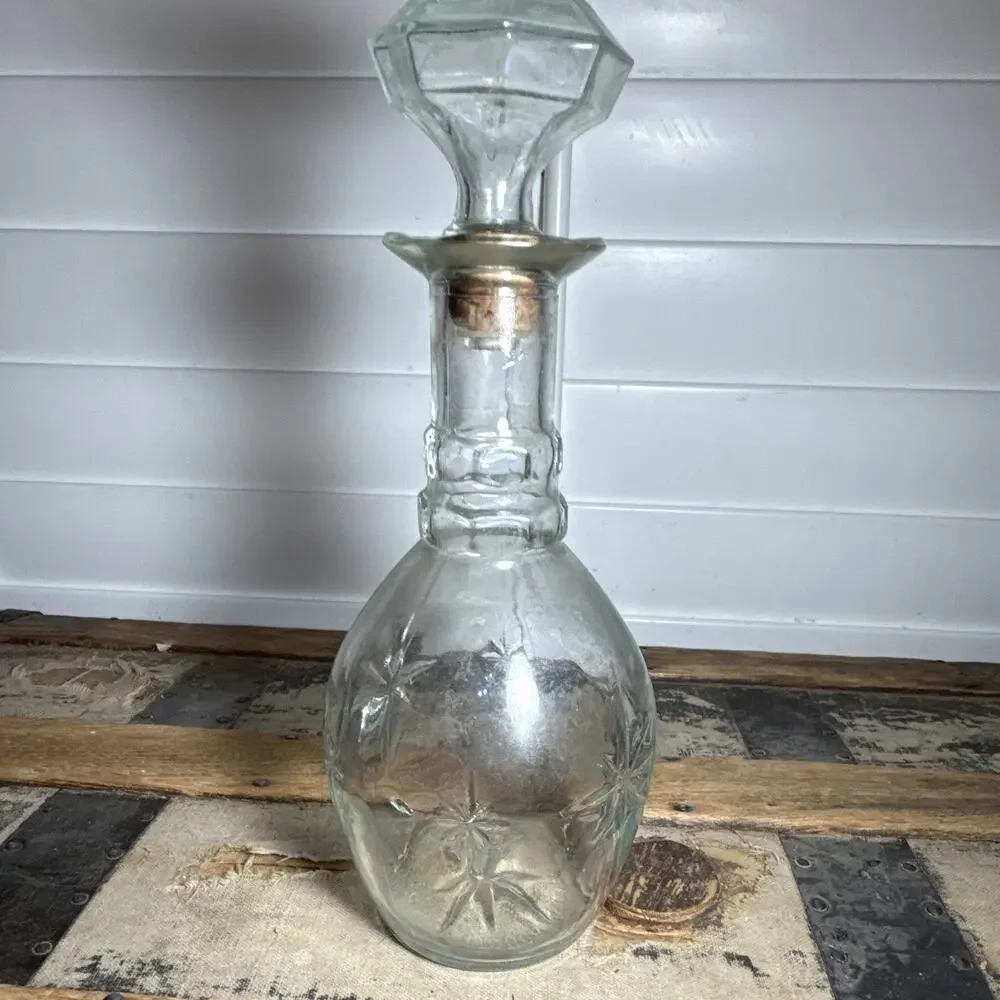 Clear Glass Starburst Decanter, Round, Stopper Included w/ Cork